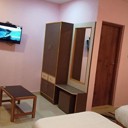Aarthi Residency 호텔 카라이쿠디 외부 사진