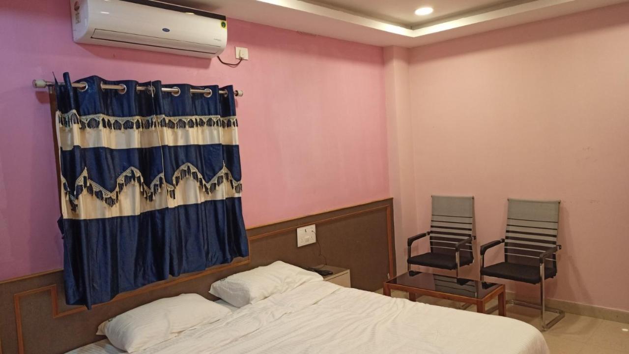 Aarthi Residency 호텔 카라이쿠디 외부 사진