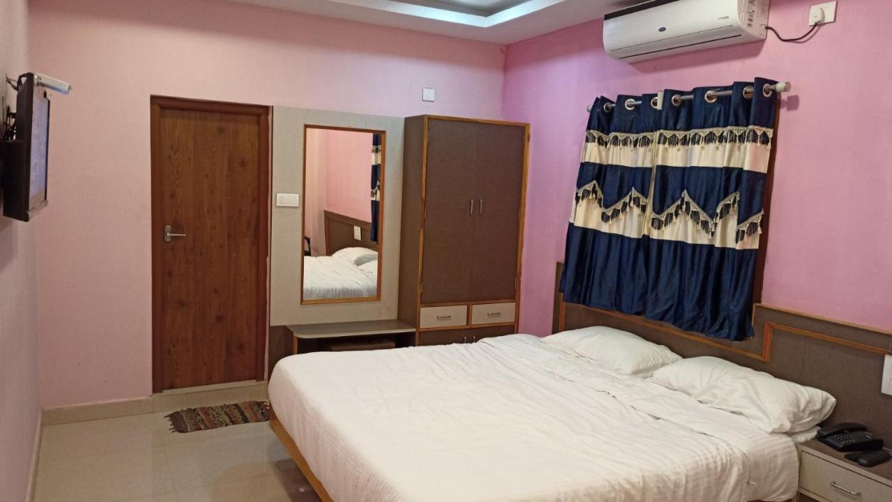 Aarthi Residency 호텔 카라이쿠디 외부 사진