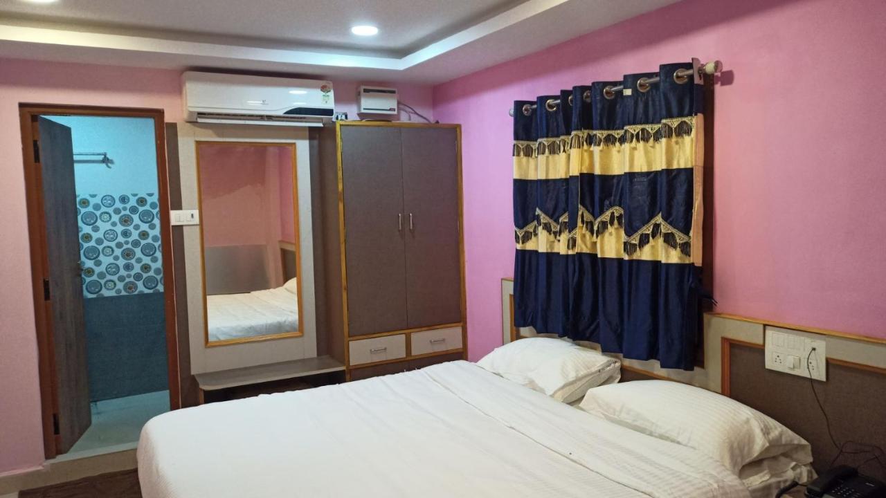 Aarthi Residency 호텔 카라이쿠디 외부 사진