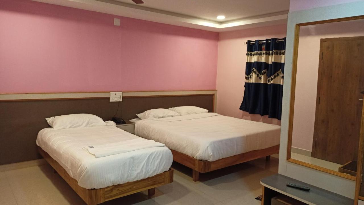 Aarthi Residency 호텔 카라이쿠디 외부 사진
