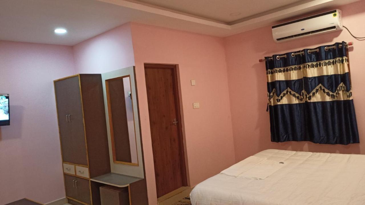 Aarthi Residency 호텔 카라이쿠디 외부 사진